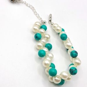 Bracelet. Light green and white